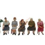 HO Sitzende Frauen wartend