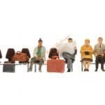 HO Sitzende auf dem Bahnsteig