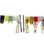 HO Frauen b. Wäscheaufhängen