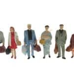 HO Gehende Bahnreisende