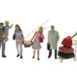 HO Reisende am Bahnhof