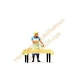 HO Hausfrau am Tisch