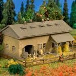 N Schweinestall mit Schweine